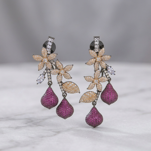 Boucles d'oreilles pendantes florales de luxe bicolores or et rhodium noir avec zircon cubique, et boucles d'oreilles statement en forme de goutte d'eau en cristal vert émeraude pavé pour femme - Product Image 2