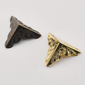 <b>Corner</b> <b>Protector</b> 25mm Zinc Alloy Yellow Bronze Handmade For Wooden Boxes Wine Boxes Bags - Product Image 1