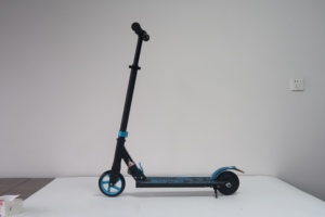Scooter Moderno para Niños 2026 con Marco de Acero Plegable, Ruedas de PU, Motor de 12v, Altura Ajustable para Desplazamientos Urbanos E3 1 E3 1 - Product Image 4