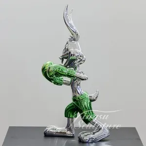 आधुनिक डिजाइन इनडोर सजावट बहु रंगीन इलेक्ट्रोप्लेटिंग बड़े फाइबरग्लास मुक्केबाजी खरगोश की मूर्ति