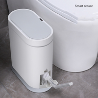 Mini-poubelle intelligente avec couvercle Couvercle intérieur en plastique pour poubelle pour cuisine, chambre, bureau, brosse de toilette incluse