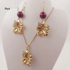 Boucles d'oreilles hawaïennes hibiscus pour femme, ensemble de bijoux tribal en or avec perle noire, anneau simple à remplissage d'or - Product Image 2