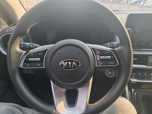 <span class=keywords><strong>Kia</strong></span> K3 Berline 2020 d'occasion avec intérieur foncé, boîte automatique 1.5L CVT, conduite à gauche, sièges en tissu R16, caméra de recul, taille des pneus R17 - Product Image 6