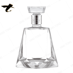 Bouteilles en verre carrées de luxe de 500 ml pour spiritueux, avec bouchons personnalisés pour le brandy, le gin, la vodka, le rhum et la tequila - Product Image 3