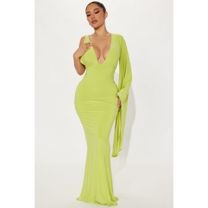 ผู้ผลิต OEM รับผลิตตามแบบ ชุดเดรสออกงานผู้หญิง ดีไซน์หรูหรา คอวีลึก แขนระบายข้างเดียว แต่งระบายจีบ - Product Image 4