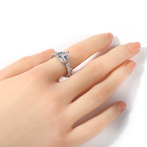 Trendy Unisex Wedding Ring Gold Crystal Pink Heart Cut Zircon Flower Stainless Steel <span class=keywords><strong>Promise</strong></span> Jóias para Festas de Moda - Product Image 5