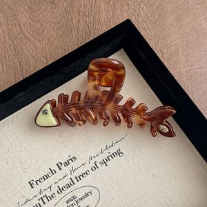 Épingles à cheveux populaires au design de niche, luxe léger, forme d'arête de poisson, style tempérament, bijoux tendance pour femmes, vente en gros - Product Image 4