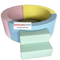 Pastel Nude Gris Blanc Équipement d'intérieur Escaliers circulaires Toboggan Équipement de jeu doux pour enfants Jeu doux pour enfant Fête d'anniversaire