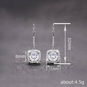 Orecchini Pendenti Geometrici Quadrati e Rotondi, Gioielli Eleganti e Minimalisti di Lusso per Donne - Product Image 3