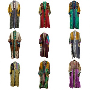 Robe de plage kimono longue de luxe en soie 100% sari, patchwork vintage, douce, respirante et élégante, pour couvrir le maillot de bain - Product Image 2