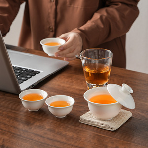 Service à thé en céramique <span class=keywords><strong>de</strong></span> luxe, boîte cadeau, théière et tasses en porcelaine, pour la maison, les mariages, la fête des mères et les cadeaux <span class=keywords><strong>de</strong></span> Noël - Product Image 3