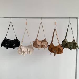 Bolso de hombro impermeable de gran capacidad para mujer, de nailon texturizado, moderno, informal, tipo bandolera. - Product Image 1