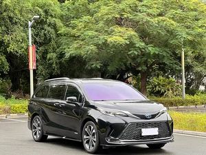 <span class=keywords><strong>Vitara</strong></span> Modello 2016 2.5L Ibrida SUV Automatica con Sedili in Pelle, Tetto Panoramico e Telecamera Posteriore a 360° - Product Image 3