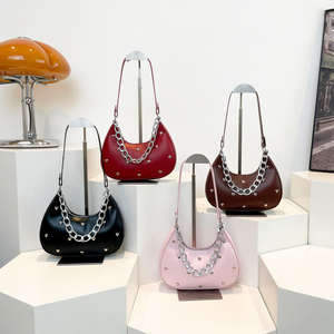 Nouveau sac à bandoulière pour femme de style coréen, tendance, avec fermeture éclair et décoration de rivets, luxe léger - Product Image 2