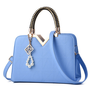 Venta al por mayor de fábrica: Bolsos tote estructurados retro europeos/americanos para mujer, otoño 2023, de PU con correa de cadena y cierre de cremallera, grandes. - Product Image 3