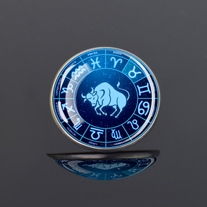 Spilla con design a mappa stellare delle 12 costellazioni, spilla da collo in vetro con segni zodiacali blu, accessorio rotondo in acciaio inossidabile per borse e abbigliamento - Product Image 2