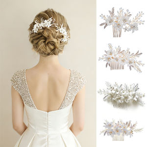 Peigne à cheveux de mariée en céramique blanche fait à la main - Accessoire de cheveux en perle d'eau douce pour mariage bal 2026 Coiffure vintage - Product Image 1