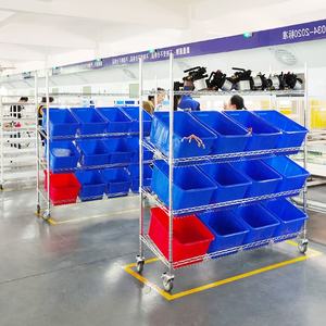 Étagère en fil d'acier chromé à <span class=keywords><strong>5</strong></span> niveaux avec roues, étagères réglables robustes pour le rangement <span class=keywords><strong>commercial</strong></span> et de cuisine - Product Image 3