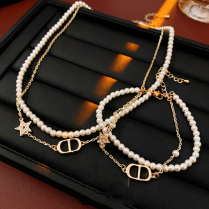 Collier français rétro haut de gamme lettre étoile perle pour femmes lumière luxe polyvalent double couche clavicule chaîne - Product Image 1