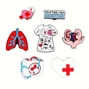 Fabrika doğrudan emaye Pin sevimli broş yaka rozeti karikatür takı hediye hemşireler/doktorlar için yüksek kalite toptan Metal yaka iğnesi - Product Image 2