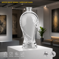 Bouteille en verre de luxe Solent avec relief artistique 750 ml, carafe gaufrée en spirale pour brandy XO spiritueux, emballage premium en gros