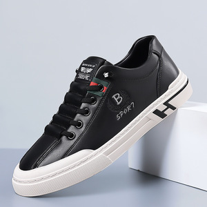 Mocasines Casuales para Hombre, de Cuero Negro, Suela Suave, Tacón Bajo, Logotipo Bordado, Borlas, Zapatos de Ocio - Product Image 1