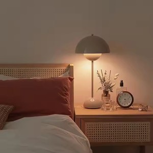 Lampe de table moderne portable sans fil rechargeable 3 couleurs LED tactile pour la décoration de la maison et de la chambre couleur bleue - Product Image 2