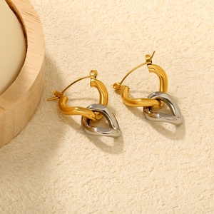 Pendientes de Aro de Acero Inoxidable a la Moda, Chapados en Oro de 18K, Resistentes al Agua y al Deslustre, con Cadena de Colores Mezclados - Product Image 4