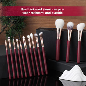 Juego de Brochas de Maquillaje de Pelo Sintético Resistente al Desgaste, Color Borgoña, con Logotipo Profesional Personalizado en Aluminio, para Regalos Navideños - Product Image 2