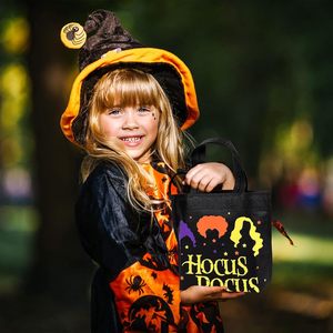 Vente en gros de fournitures d'emballage cadeau de fête réutilisables sac en <span class=keywords><strong>tissu</strong></span> non tissé dessin animé Halloween sac à main sac cadeau bonbons Biscuit - Product Image 1