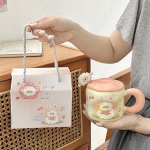Tasse en céramique de mouton de dessin animé mignon de haute valeur avec couvercle tasse à café de couple de ménage de fille cadeau d'anniversaire <span class=keywords><strong>micro</strong></span>-<span class=keywords><strong>ondes</strong></span> lave-vaisselle - Product Image 1