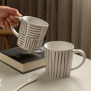 Mug en céramique simple à motif lignes couleur café, tendance, pour couple, <span class=keywords><strong>amitié</strong></span>, cadeau de vacances - Product Image 1
