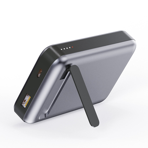 Banco de Energía Inalámbrico Magnético de 10000 mAh - Cargador Portátil de Carga Rápida QC de 22.5 W con Soporte de Aleación de Aluminio y Salida Inalámbrica de 15 W - Product Image 4