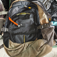 Sac d'école et sac à dos d'occasion durables, adaptés aux étudiants pour les trajets quotidiens, les cours du week-end et le transport quotidien
