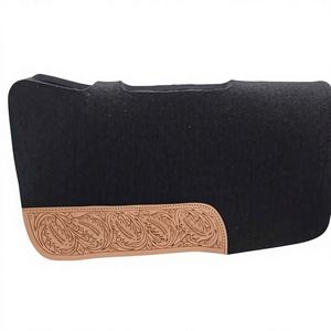 Tapis de selle western en feutre de laine classique de haute qualité, confortable et polyvalent, avec patchs en cuir véritable, personnalisation disponible - Product Image 1