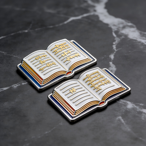 OEM Özel Gökkuşağı Kitap Rozeti Broş SİZ GÜVENLİSİNİZ BEN Komik Metal Moda Harfleri Gururlu Kitapsever Yumuşak Mineli Rozetler - Product Image 2