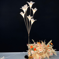 Décorations et fournitures de mariage : Nouveaux accessoires de scène de mariage de haute qualité, lumières décoratives électroplaquées blanc laiteux, ornements de chemin de mariage à 7 têtes de lys, lumières de chemin de mariage.
