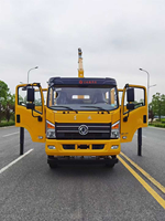 Camion Dongfeng 4x2 avec grue montée, grue hydraulique de 3 à 7 tonnes, camion équipé d'une grue