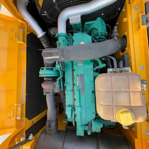 Excavatrice sur chenilles VOLVO EC250D d'occasion, 90 % neuve, à vendre, avec une puissance et des performances de creusement élevées - Product Image 5