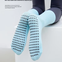 Chaussettes de sport antidérapantes et anti-friction en polyester tricoté fin de haute qualité pour le yoga, le Pilates et le fitness en intérieur