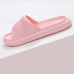 Pantoufles d'été bon marché pour salle de bain plage couleur unie EVA sandales nuage antidérapantes à séchage rapide avec bout ouvert oreiller pantoufles pour femmes - Product Image 3
