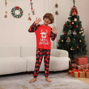 Conjunto de Loungewear Macio de Manga Comprida Estampado com Desenhos de Veado e Letras de Desenho Animado, Estilo Europeu Americano, para o Natal em Família - Mais Vendido - Product Image 4