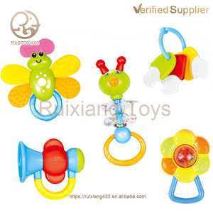 Montessori inspiré en plastique infantile bouteille de lait hochets jouets de dentition nouveau-né saisissant la main shaker bébé cloche enfants <span class=keywords><strong>hochet</strong></span> en gros - Product Image 4