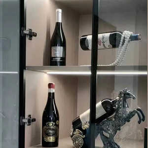 Elegante Botellero Colgante con Diseño de Collar de Perlas, Decoración de Escritorio para el Hogar, Soporte de Exhibición para Mueble de Bar, Regalos y Decoración de Mesa - Product Image 4