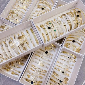 Accessori di Gioielleria alla Moda, Bracciali in Acciaio Inossidabile Placcati Oro 18k con Zirconi, Vendita all'Ingrosso - Product Image 3