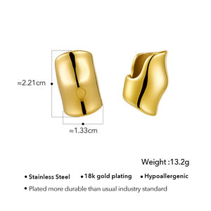 Pendientes de Clip de Oreja Discretos con Diseño de Hueso, Chapados en Oro de 18K PVD, de Acero Inoxidable, Resistentes al Agua para Mujer, E251810 - Product Image 3