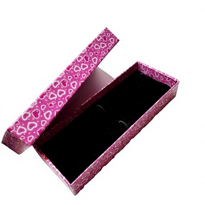 Caja Rígida Reciclable Personalizada con Doble Ranura, Cierre Magnético, Impresión de Corazón Rosa, Espuma Interior Protectora, Pinzas, Laminación Mate, Impresión Offset - Product Image 1