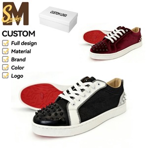 รองเท้าผ้าใบพื้นสีแดงมีหนามของผู้ชายรองเท้าลำลองสไตล์สตรีทประดับหมุดสุดหรูมีพื้นรองเท้าสีแดง - Product Image 1