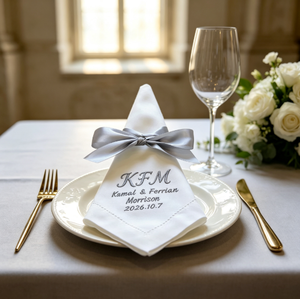 <span class=keywords><strong>Serviettes</strong></span> <span class=keywords><strong>de</strong></span> <span class=keywords><strong>table</strong></span> en lin blanc naturel brodées sur mesure avec ourlet festonné pour restaurant et mariage - Product Image 1