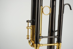 Trompeta Profesional de Alta Calidad en Sib, Niquelada en Negro con Llaves Doradas, con Tornillo de Bloqueo del Deslizador, Instrumento de Viento con Accesorios - Product Image 6
